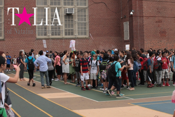 Первый день в учебном году. Школа PS/IS 104 Форт Хамилтон, Бей Ридж, Бруклин, Нью-Йорк